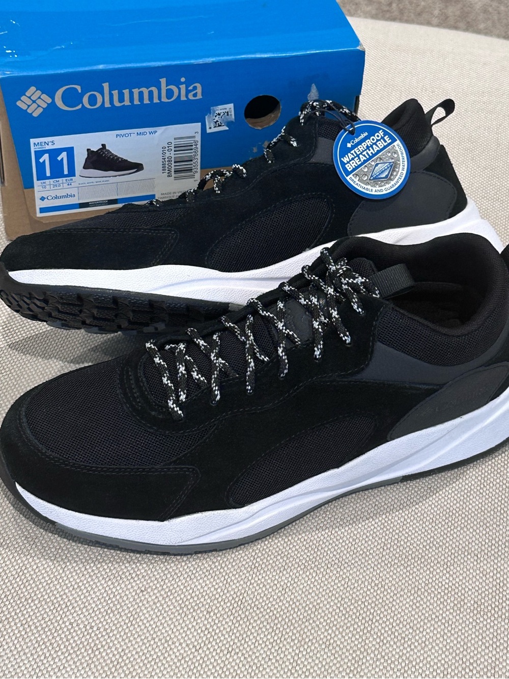 COLUMBIA Men's size 11 Mid Height Hiking Boot NEW retail $120